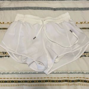 White shorts (lulu look alike)
